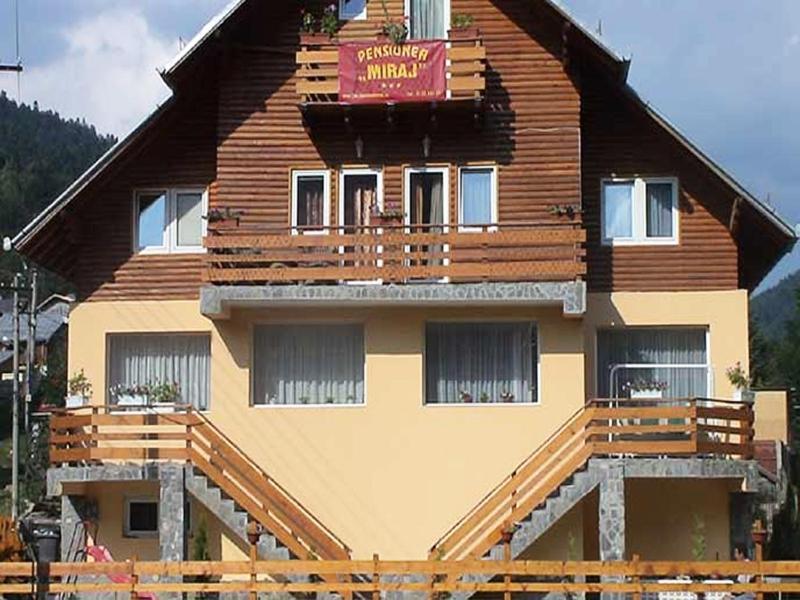 Hotel Miraj Azuga Exteriér fotografie